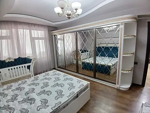 Kirayə verilir 3 otaqlı mənzil 130 m² — Bakı, İnşaatçılar 3 otaq 130.00 m²