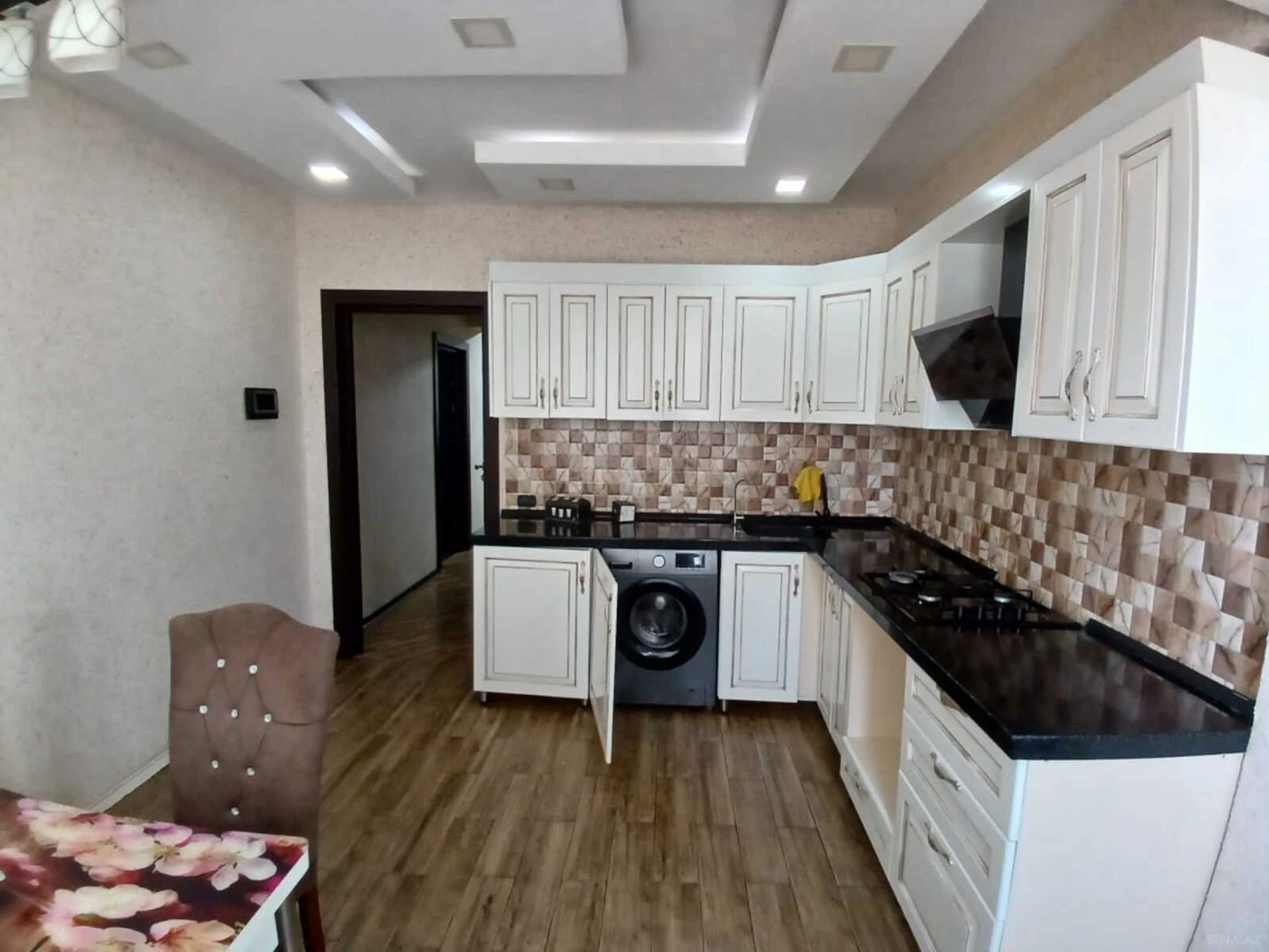 Kirayə verilir 3 otaqlı mənzil 130 m²