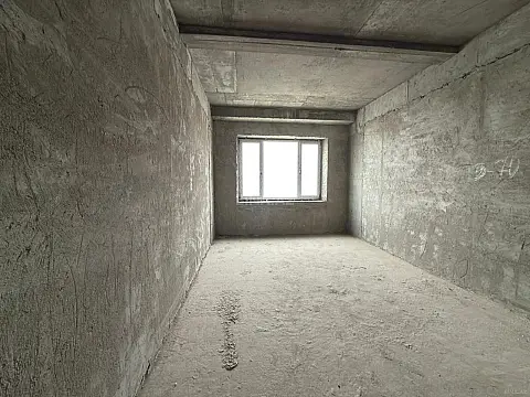 Satılır 5 otaqlı mənzil 206 m²