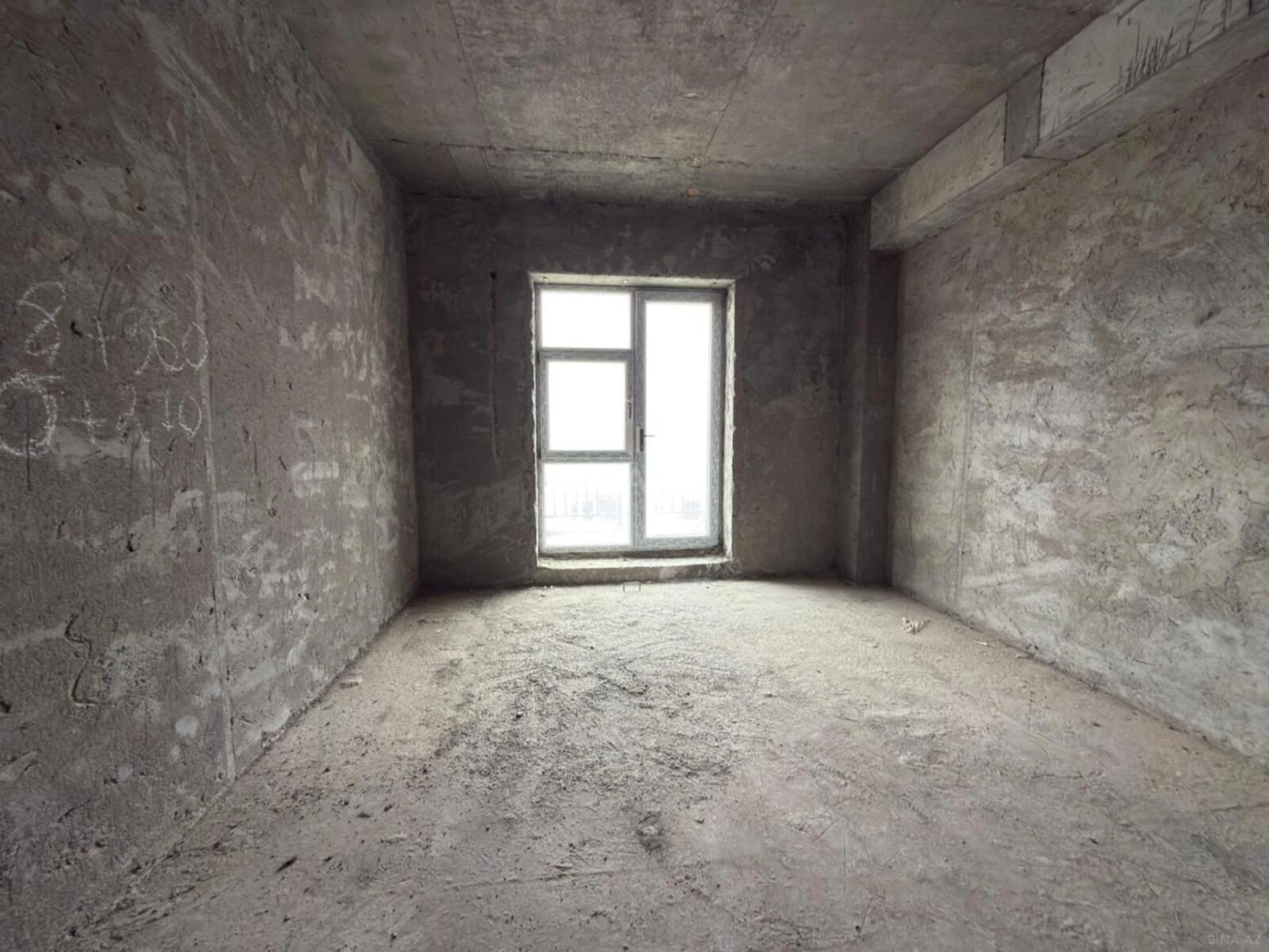 Satılır 5 otaqlı mənzil 206 m²