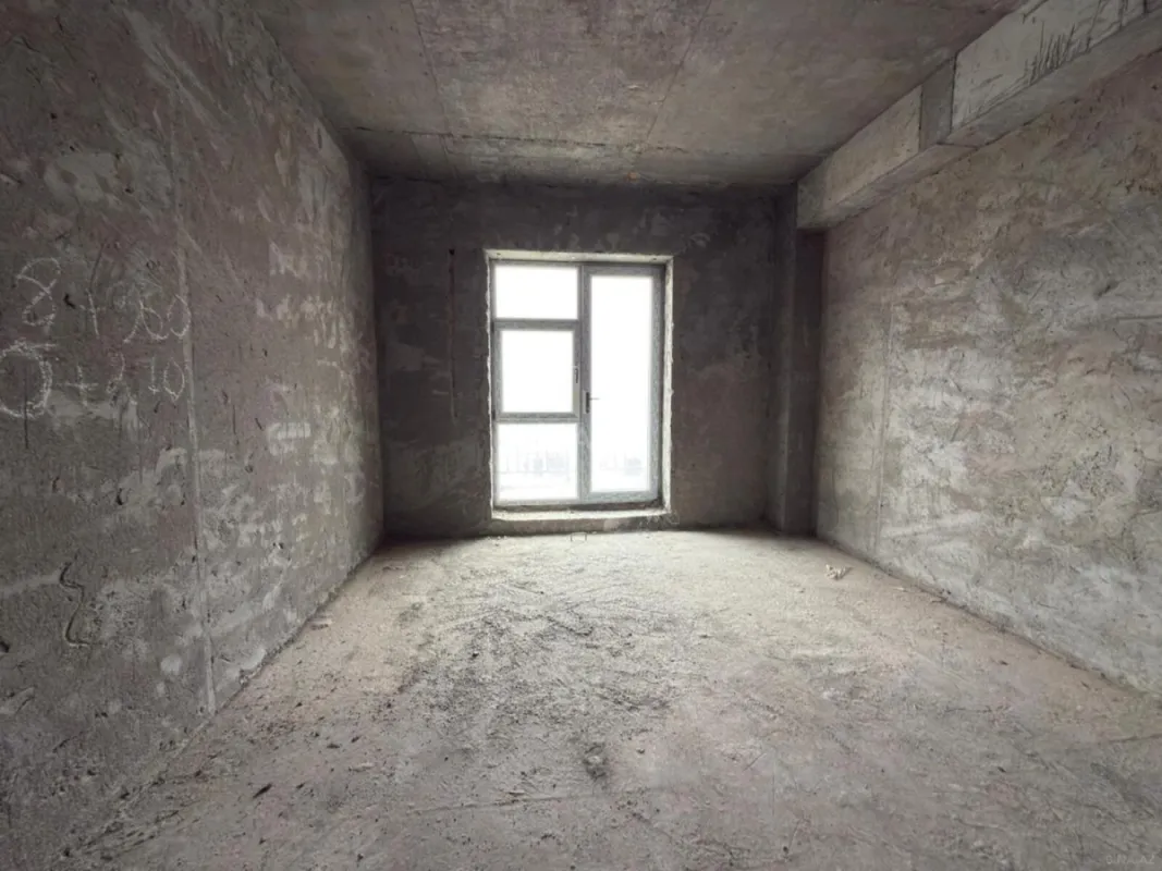 Satılır 5 otaqlı mənzil 206 m²