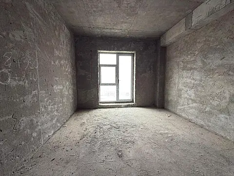 Satılır 5 otaqlı mənzil 206 m²