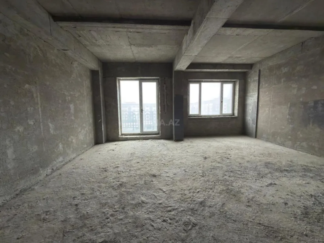 Satılır 5 otaqlı mənzil 206 m²