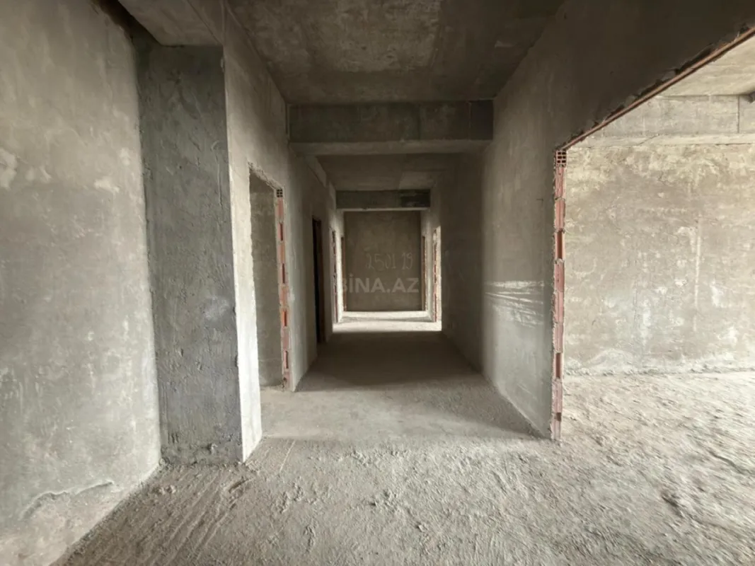 Satılır 5 otaqlı mənzil 206 m²