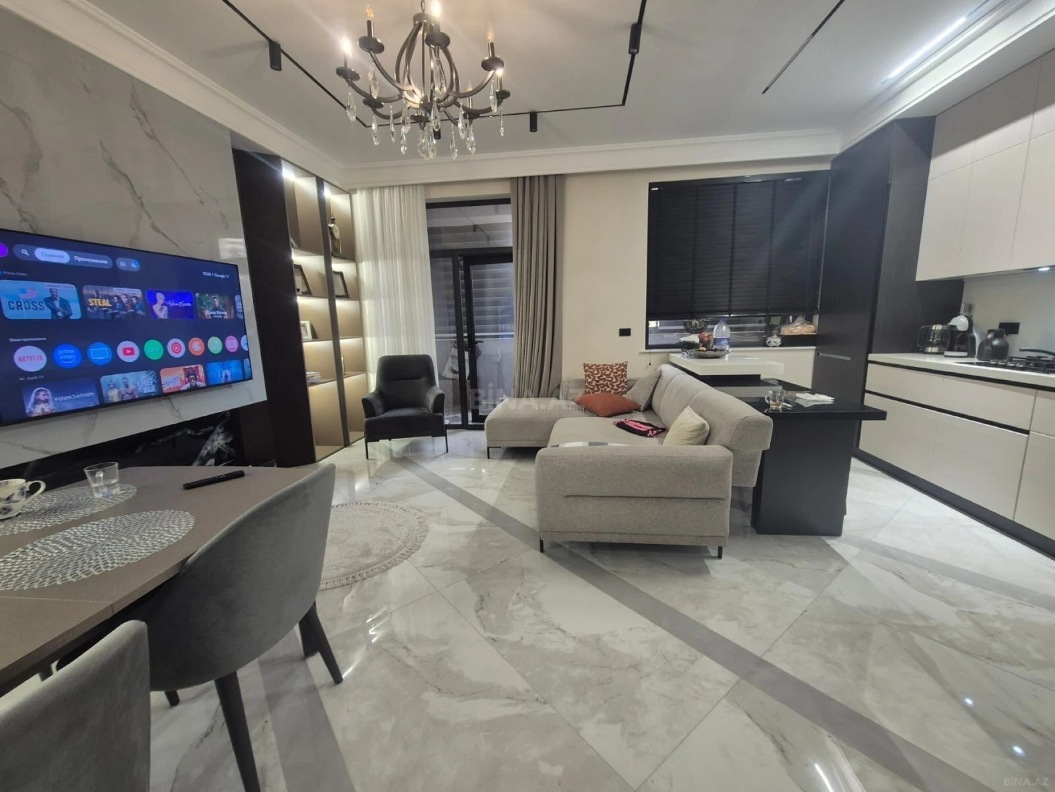 Satılır 3 otaqlı mənzil 131 m²