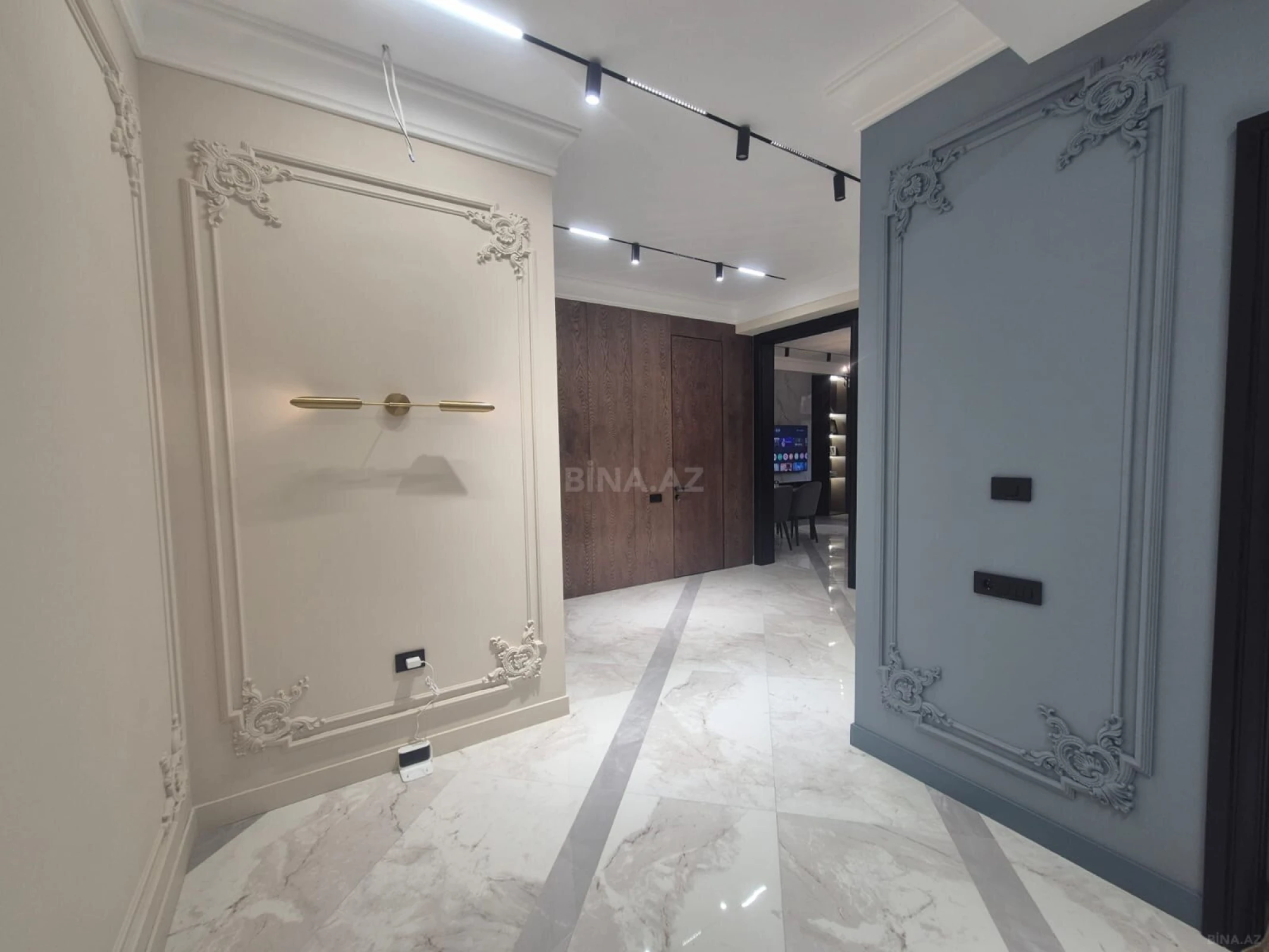 Satılır 3 otaqlı mənzil 131 m²