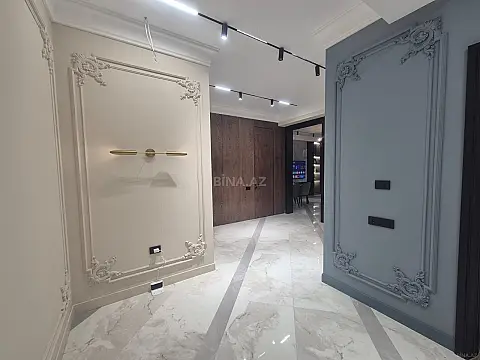 Satılır 3 otaqlı mənzil 131 m²
