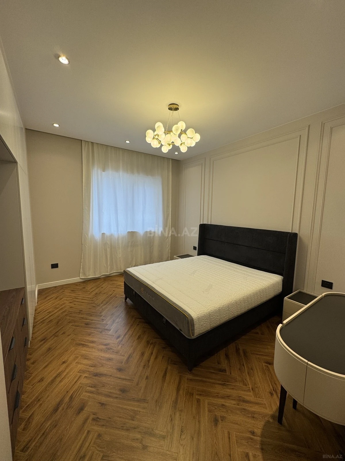 Kirayə verilir 4 otaqlı mənzil 180 m²