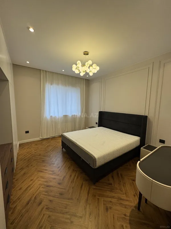 Kirayə verilir 4 otaqlı mənzil 180 m²