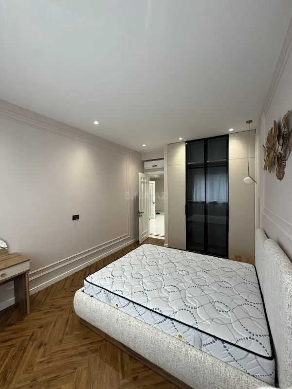 Kirayə verilir 4 otaqlı mənzil 180 m²