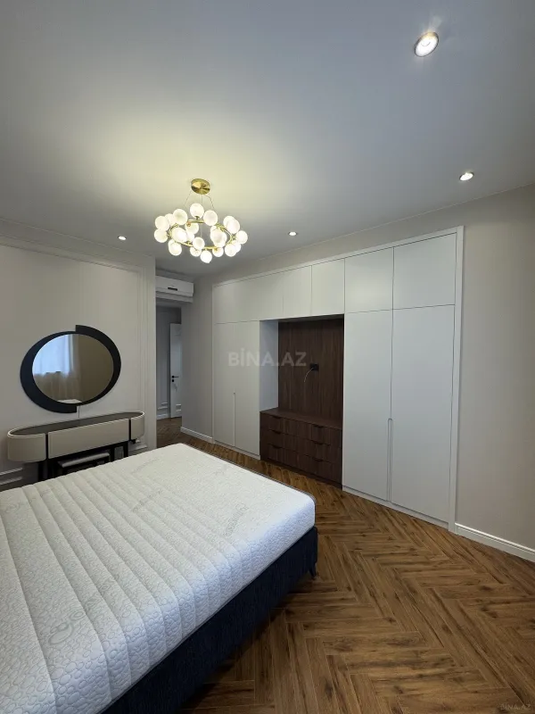 Kirayə verilir 4 otaqlı mənzil 180 m²