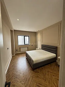 Kirayə verilir 4 otaqlı mənzil 180 m²