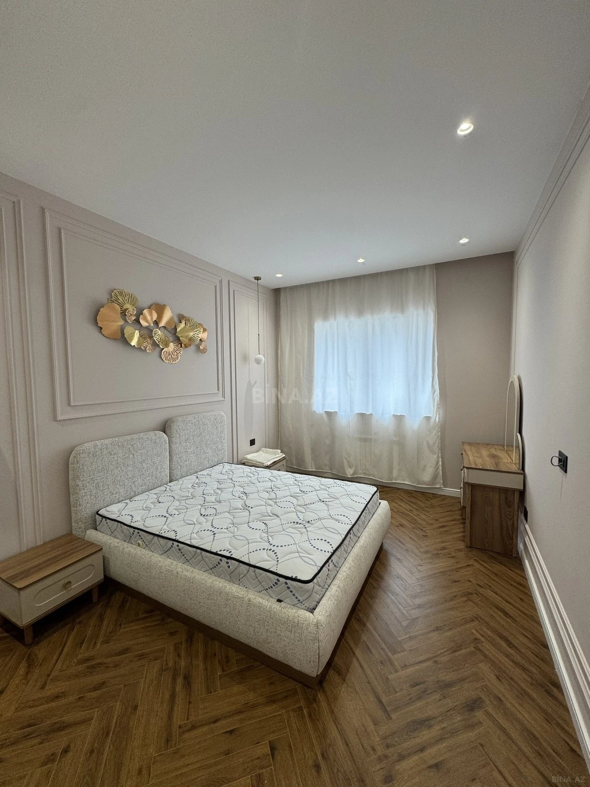 Kirayə verilir 4 otaqlı mənzil 180 m²
