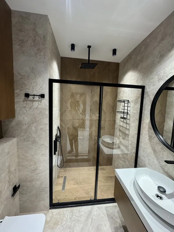 Kirayə verilir 4 otaqlı mənzil 180 m²