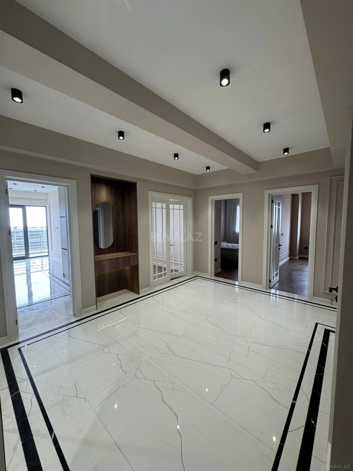 Kirayə verilir 4 otaqlı mənzil 180 m²