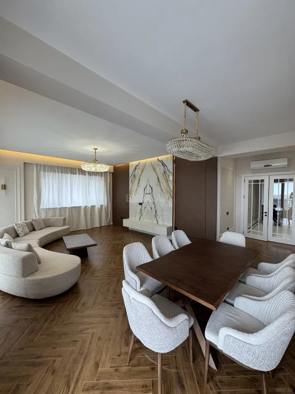 Kirayə verilir 4 otaqlı mənzil 180 m²