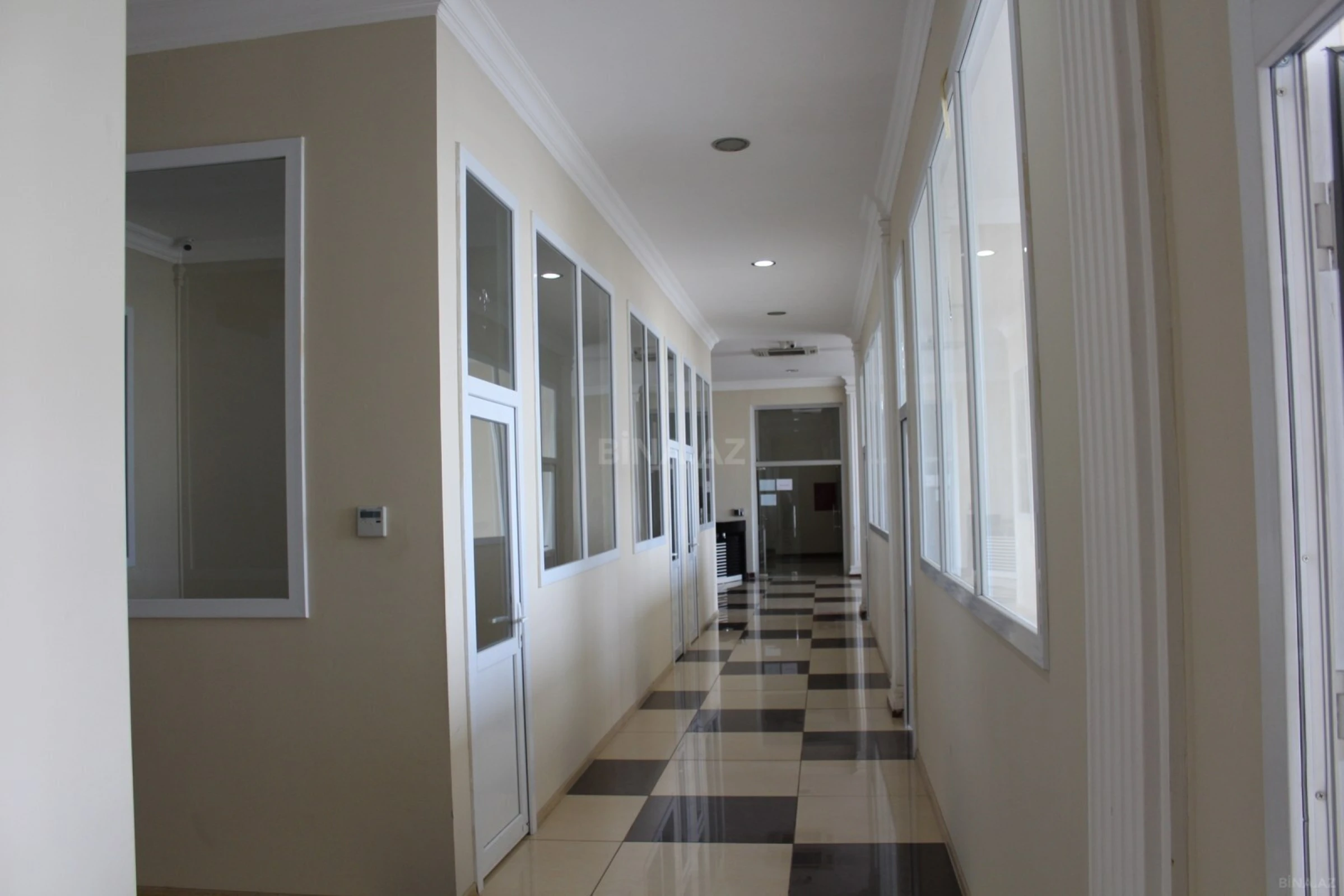 Kirayə verilir 1 otaqlı ofis 12 m²