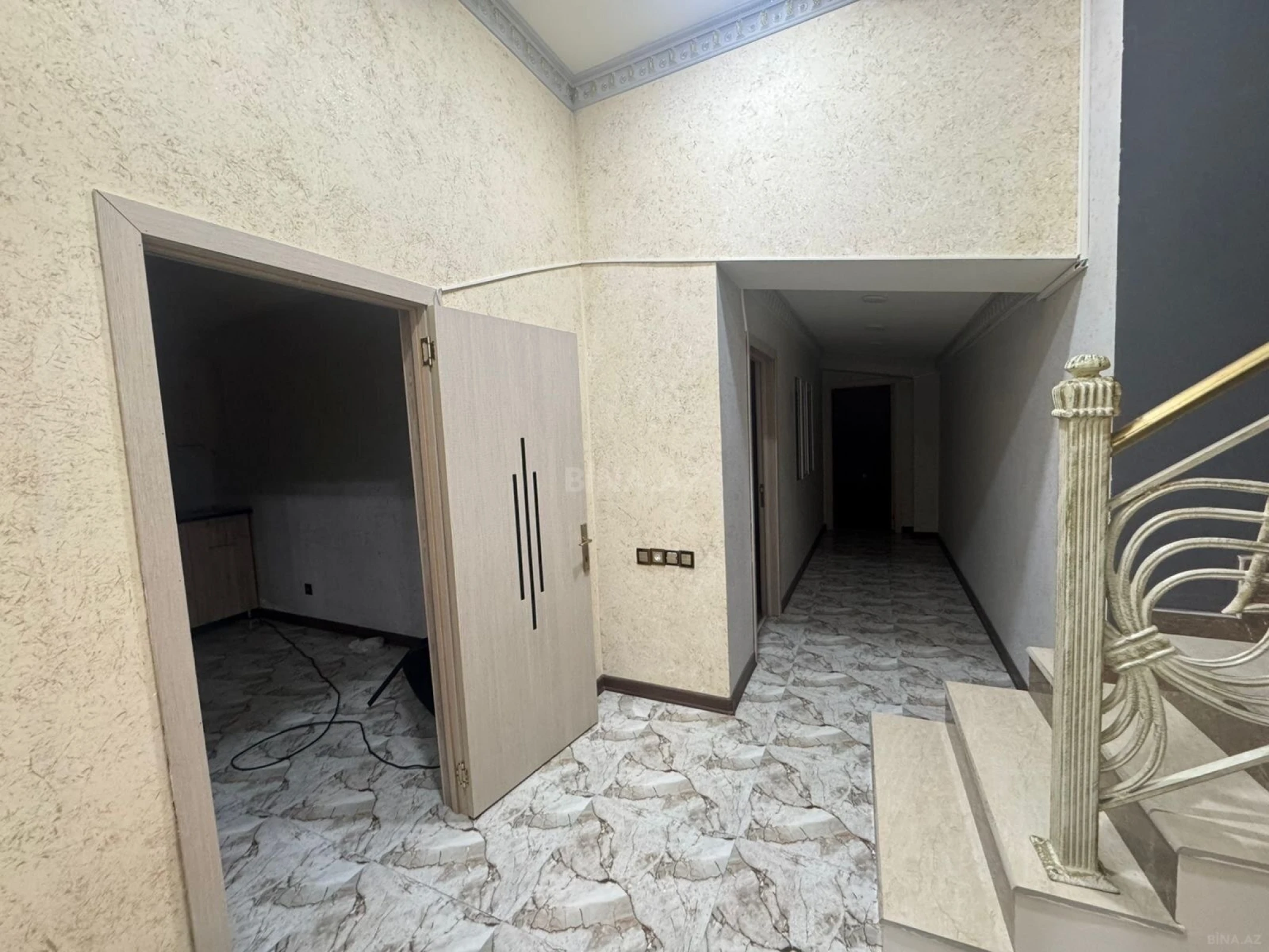 Kirayə verilir obyekt 240 m²