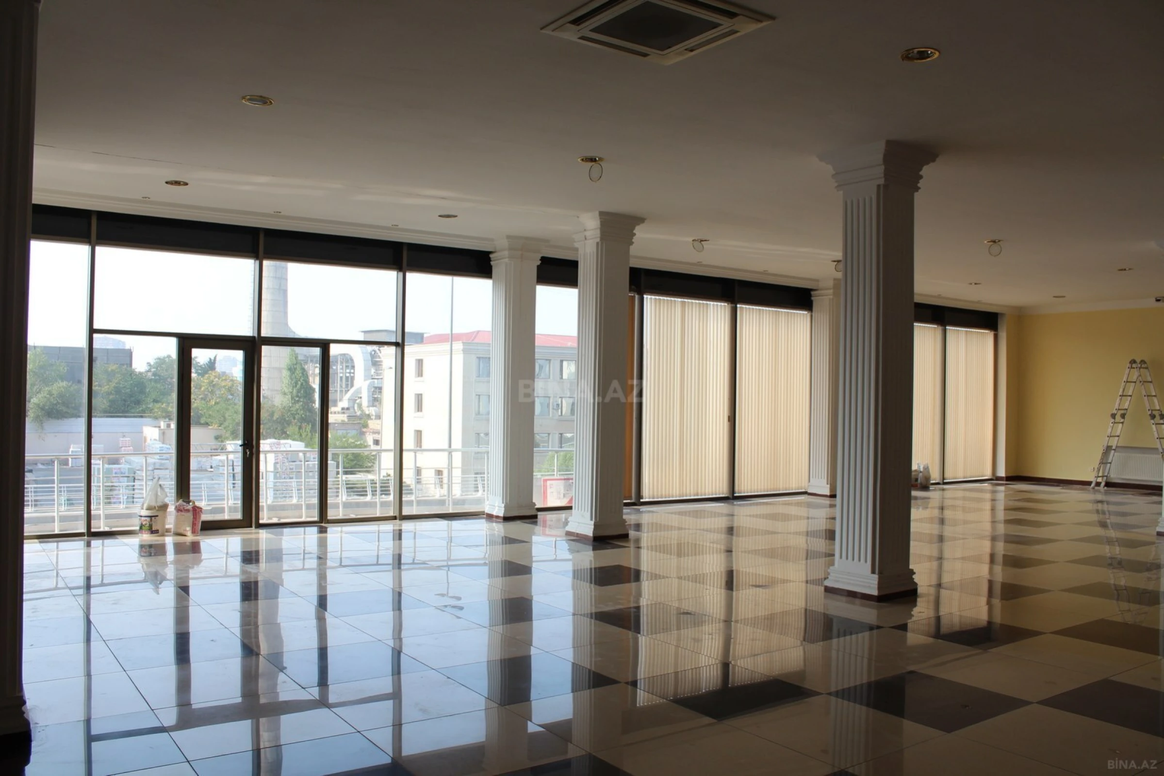 Kirayə verilir 6 otaqlı ofis 110 m²