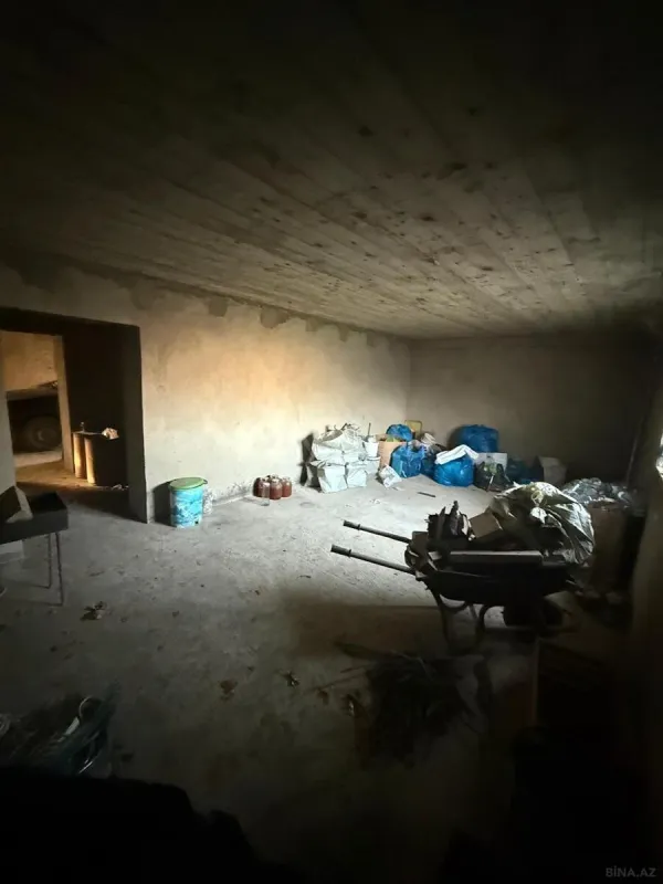 Satılır 6 otaqlı həyət evi 230 m²