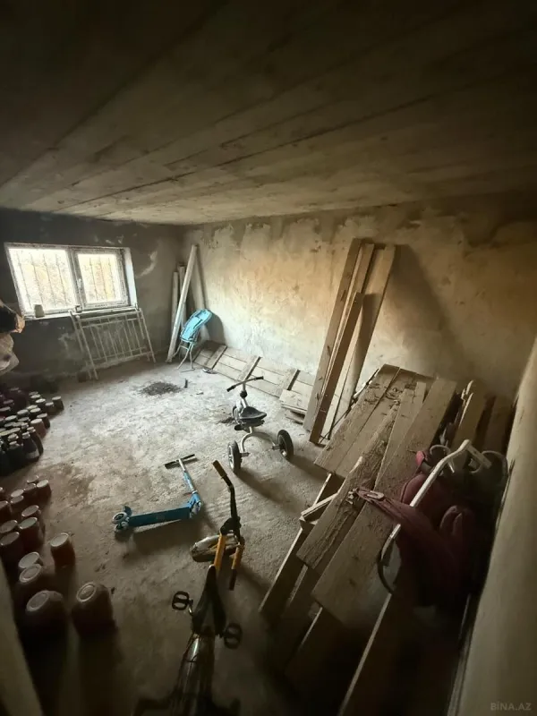 Satılır 6 otaqlı həyət evi 230 m²