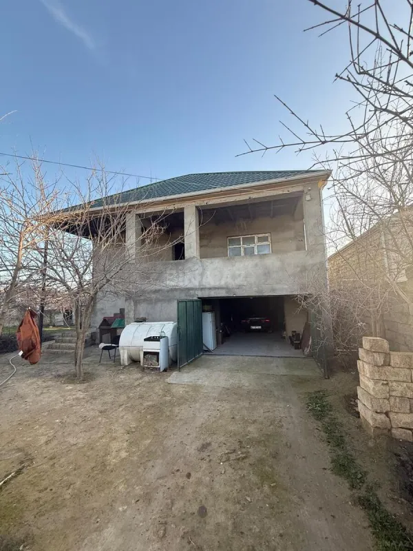 Satılır 6 otaqlı həyət evi 230 m²