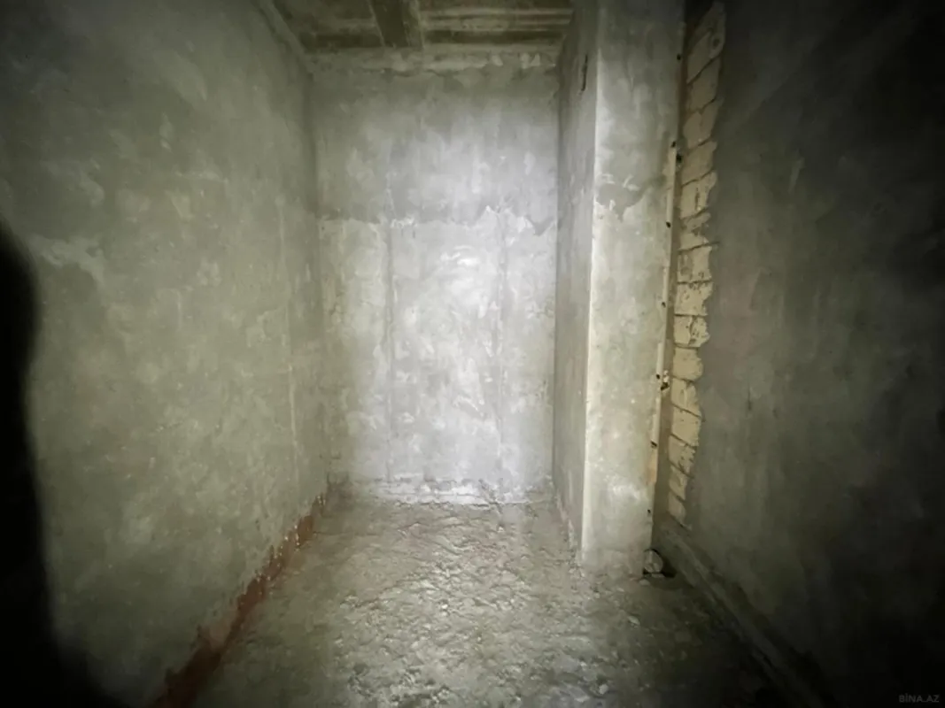 Satılır 4 otaqlı mənzil 166 m²