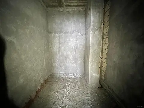 Satılır 4 otaqlı mənzil 166 m²