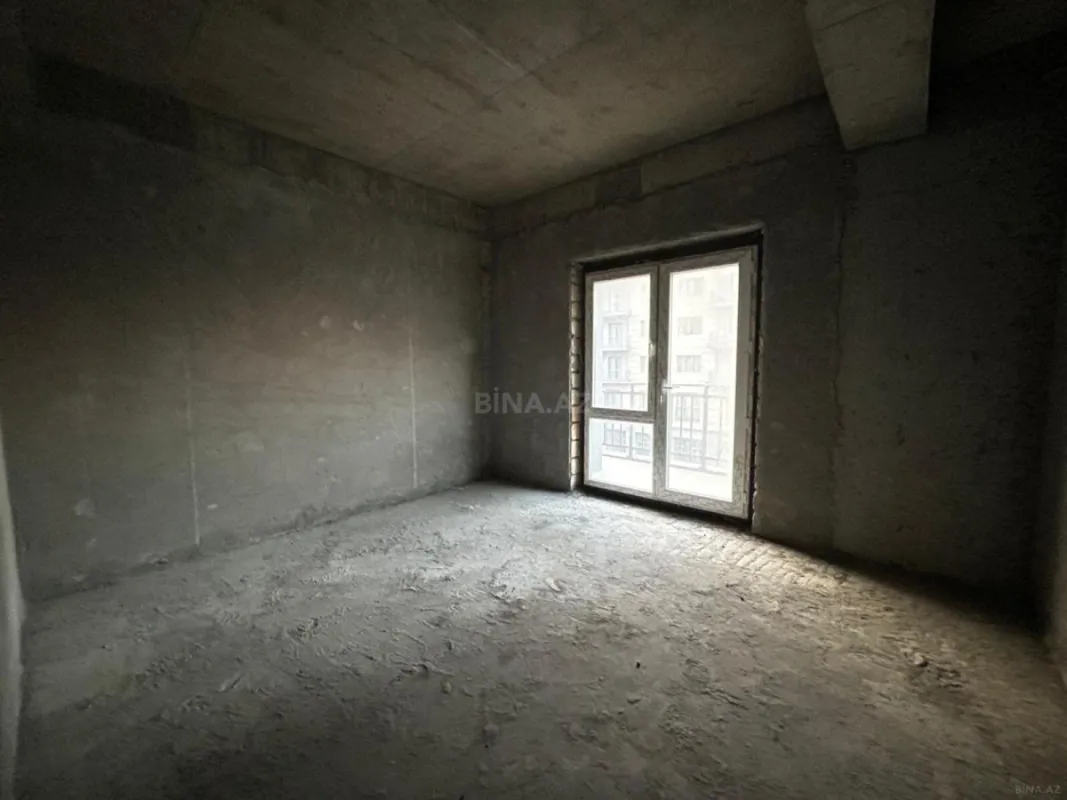 Satılır 4 otaqlı mənzil 166 m²