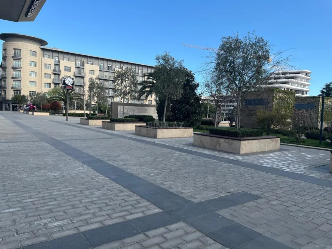 Satılır 4 otaqlı mənzil 166 m²