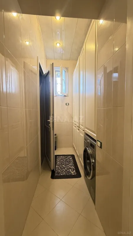 Satılır 5 otaqlı mənzil 200 m²