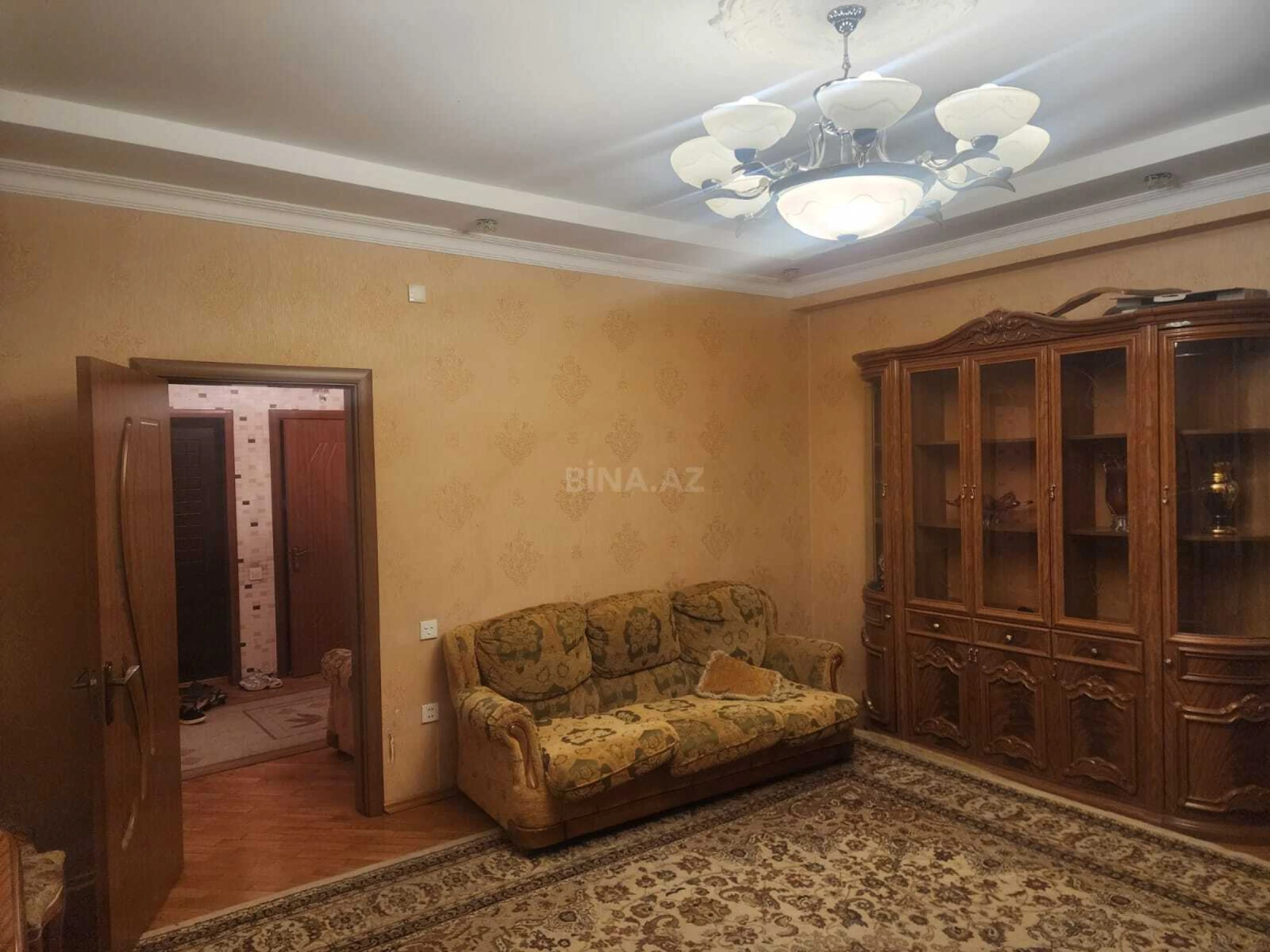 Kirayə verilir 2 otaqlı mənzil 90 m²