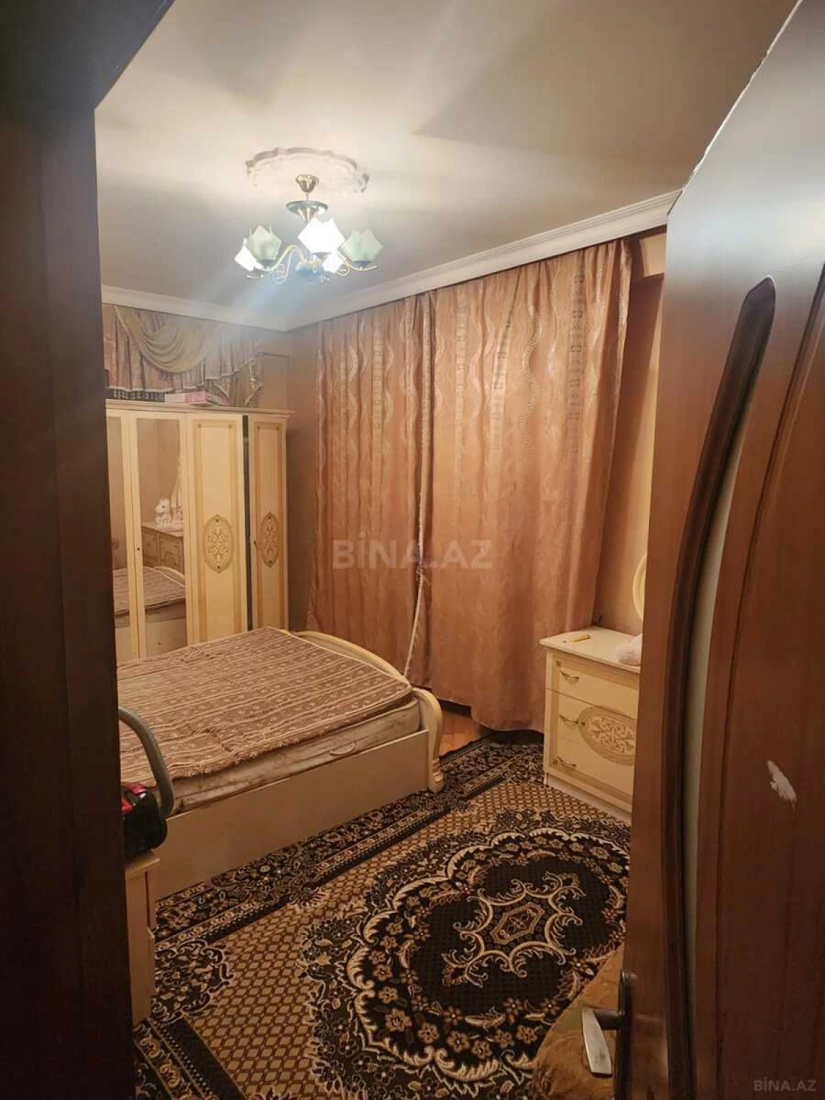 Kirayə verilir 2 otaqlı mənzil 90 m²