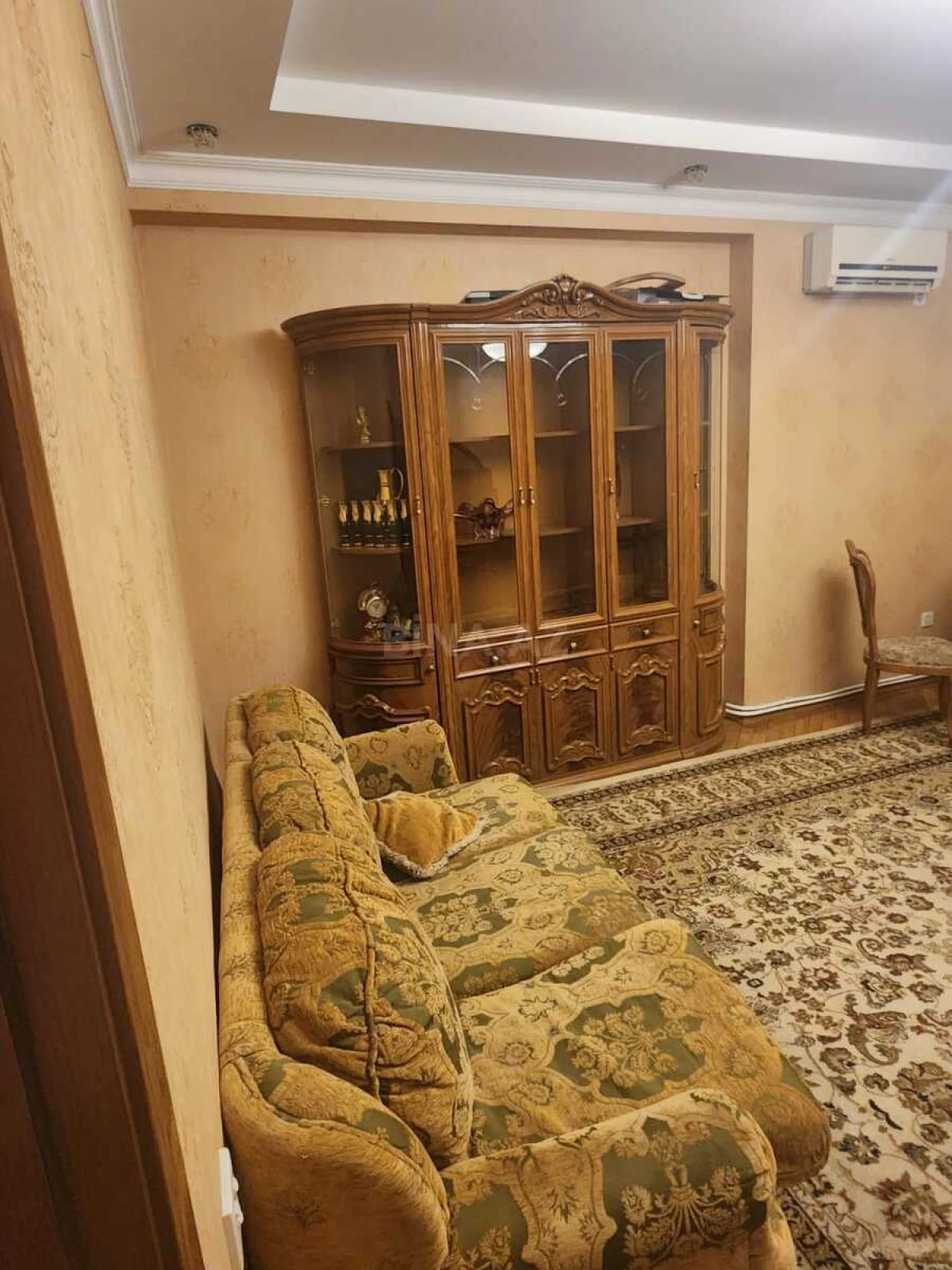 Kirayə verilir 2 otaqlı mənzil 90 m²