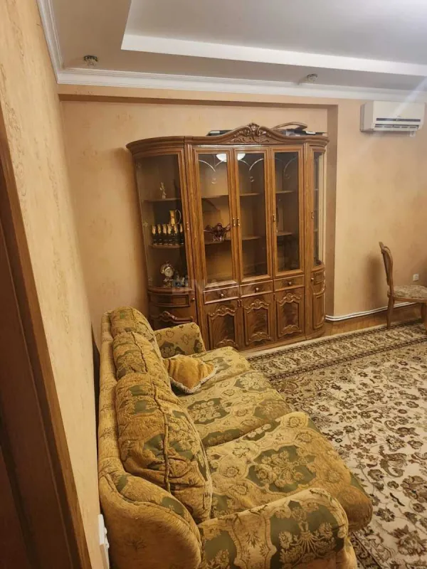 Kirayə verilir 2 otaqlı mənzil 90 m²