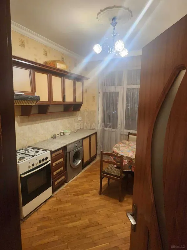 Kirayə verilir 2 otaqlı mənzil 90 m²