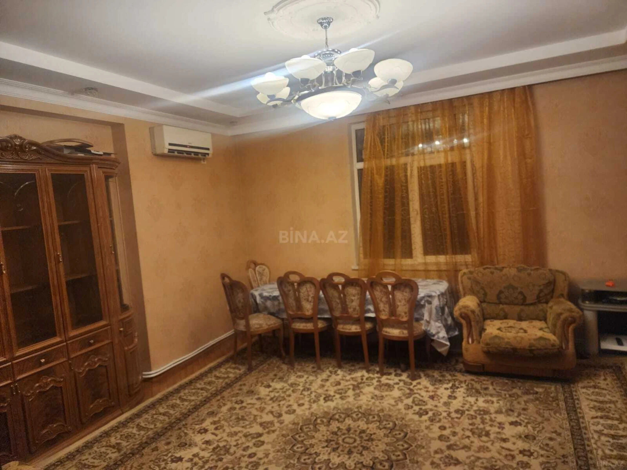 Kirayə verilir 2 otaqlı mənzil 90 m²