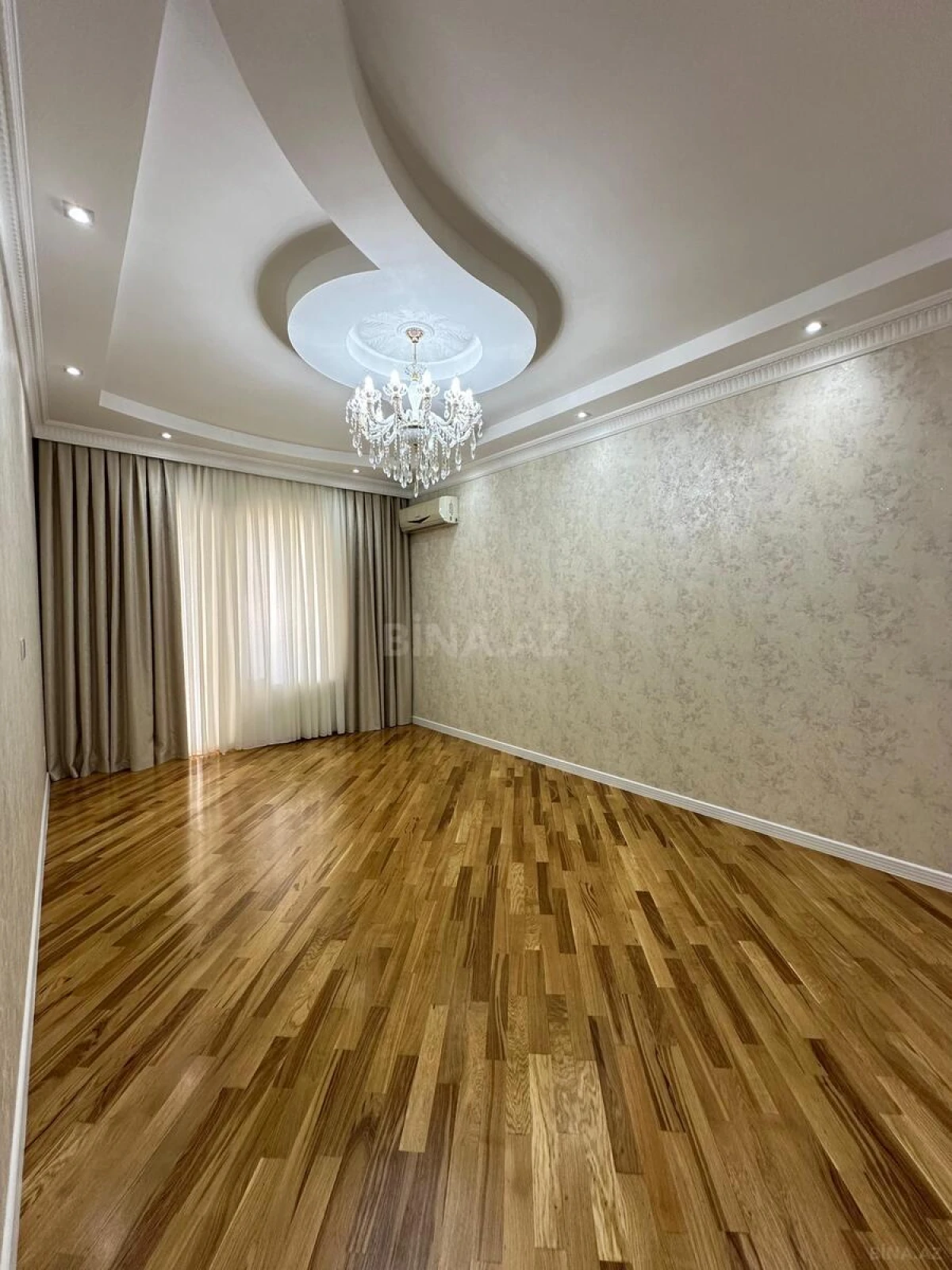 Satılır 2 otaqlı mənzil 75 m²