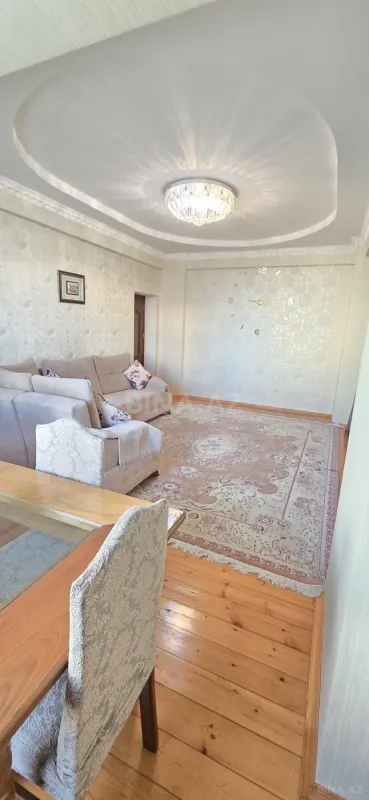 Satılır 3 otaqlı mənzil 126 m²