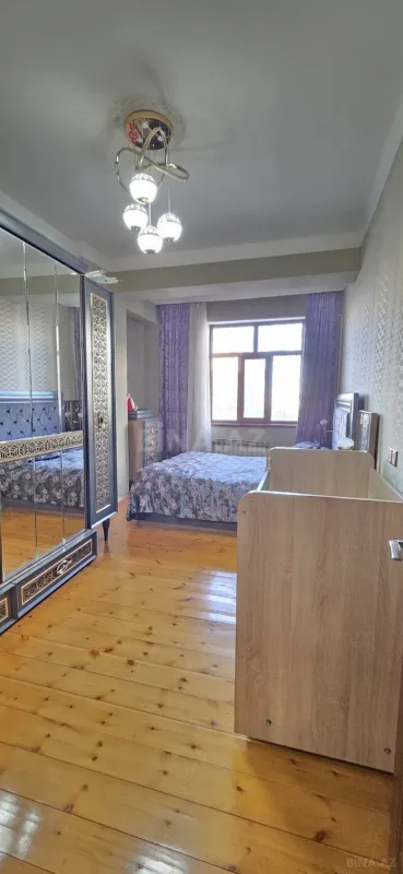 Satılır 3 otaqlı mənzil 126 m²