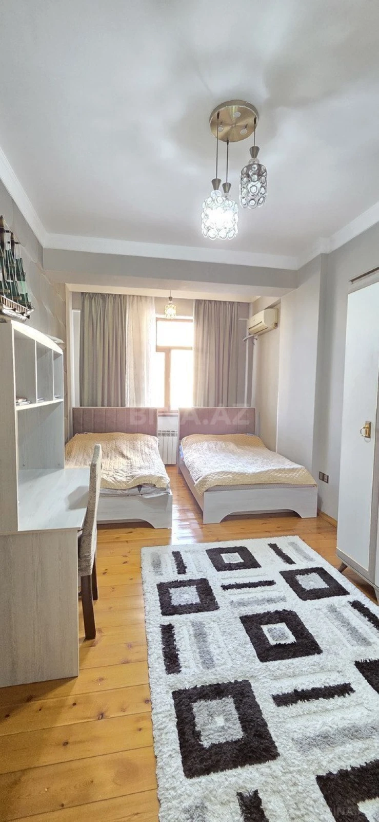 Satılır 3 otaqlı mənzil 126 m²