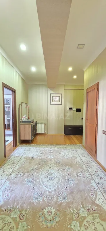 Satılır 3 otaqlı mənzil 126 m²