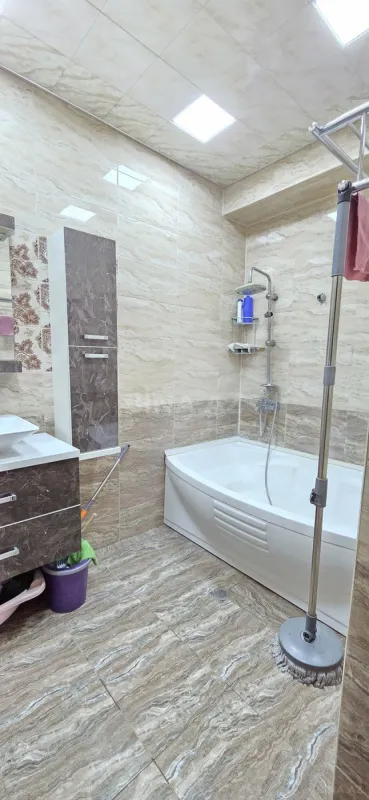 Satılır 3 otaqlı mənzil 126 m²
