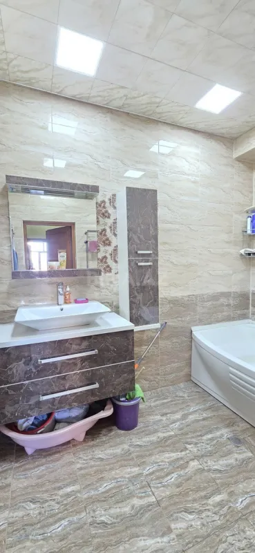 Satılır 3 otaqlı mənzil 126 m²