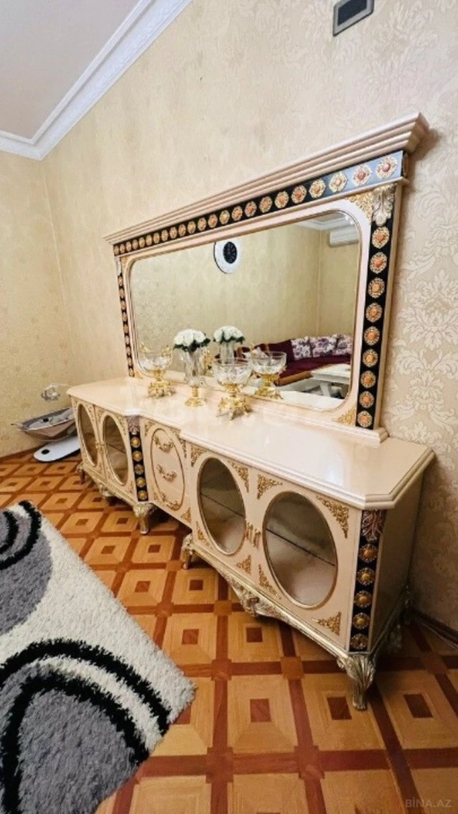 Kirayə verilir 2 otaqlı mənzil 70 m²