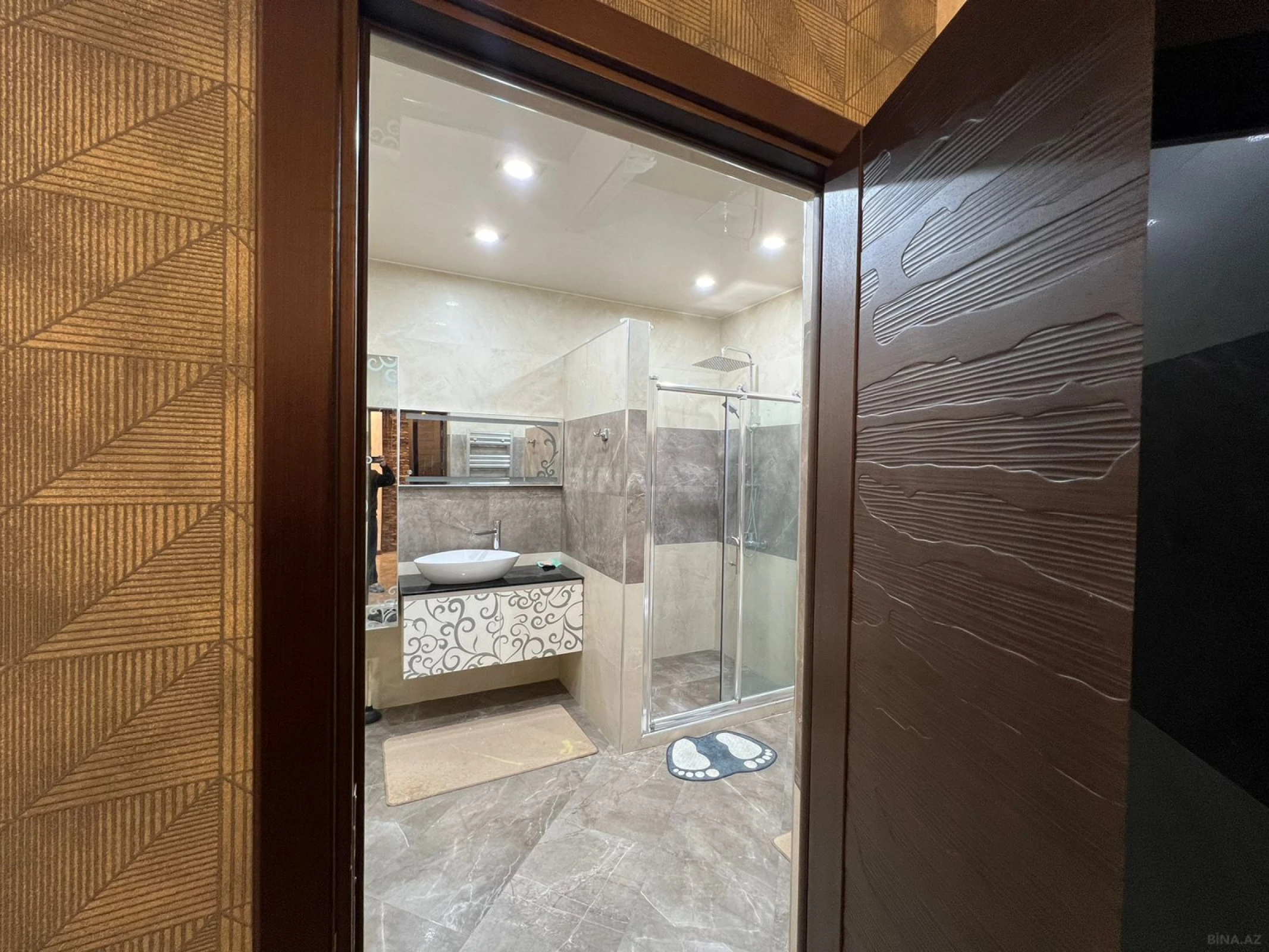 Kirayə verilir 3 otaqlı mənzil 145 m²