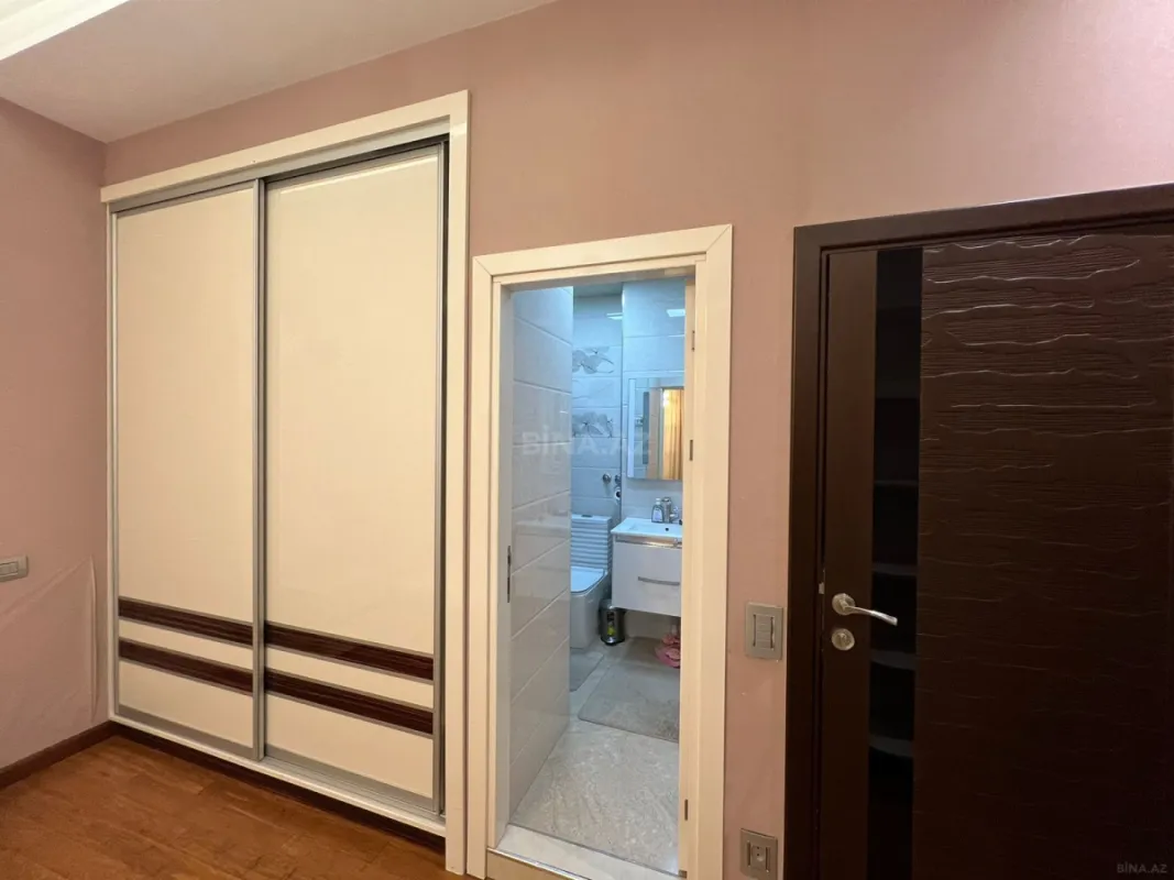 Kirayə verilir 3 otaqlı mənzil 145 m²