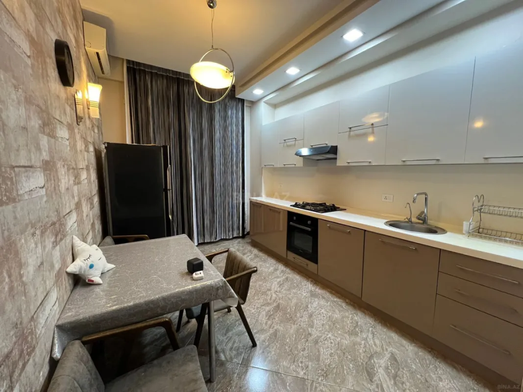 Kirayə verilir 3 otaqlı mənzil 145 m²