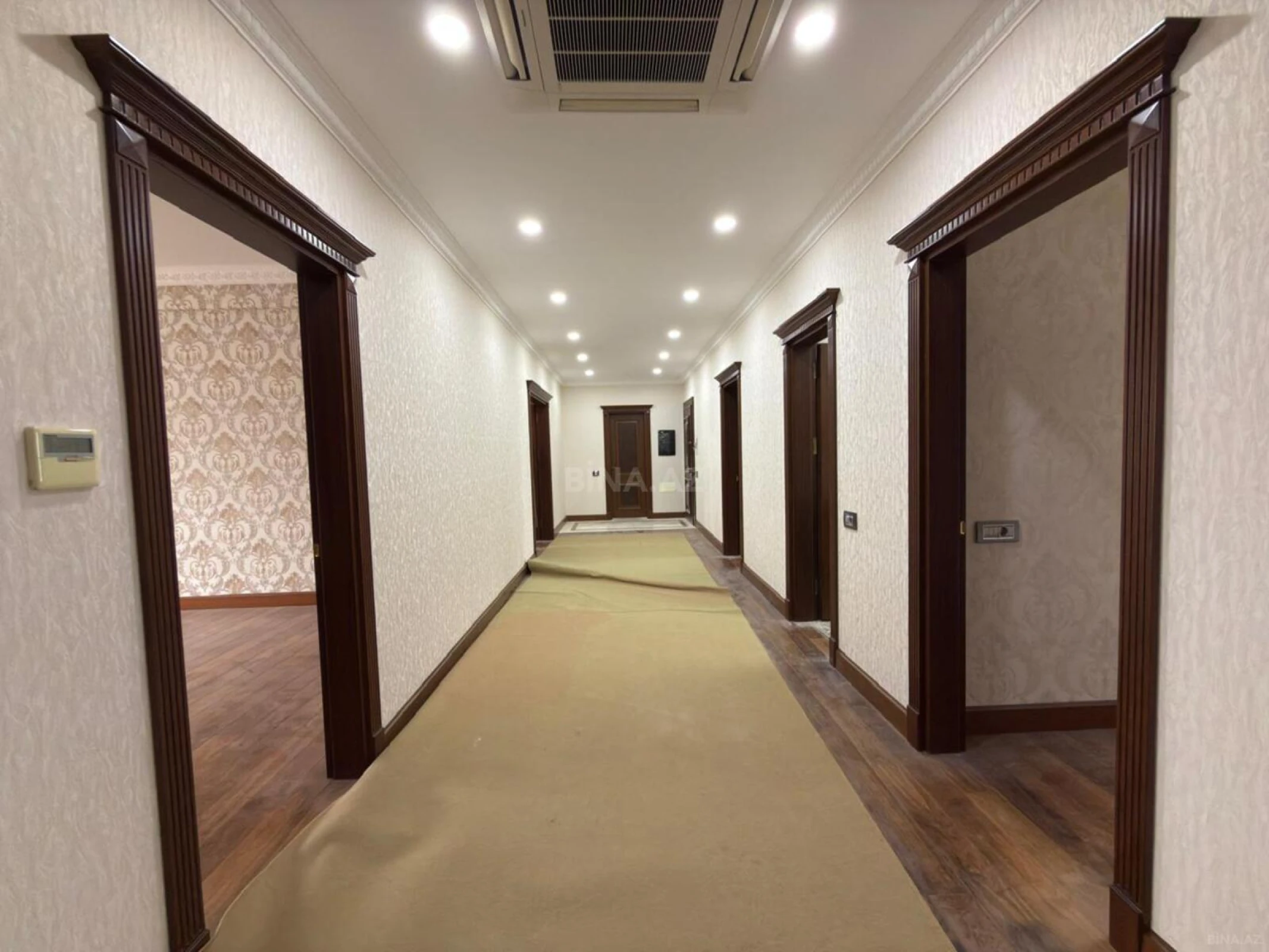 Satılır 5 otaqlı mənzil 195 m²
