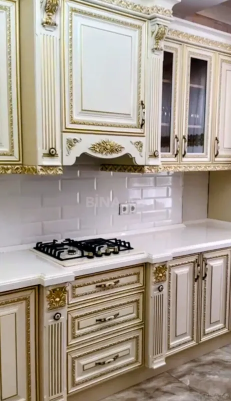 Satılır 4 otaqlı mənzil 147 m²